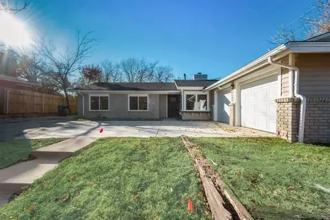 1500 Vinewood Ct, Fort Worth, TX 76112