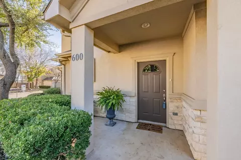 600 Jamboree Way, Euless, TX 76039 photo 2