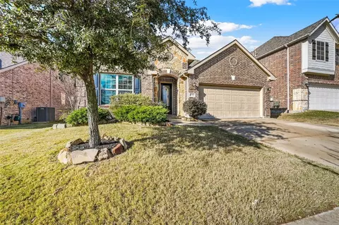 3204 Glen Crest Ln, Denton, TX 76208