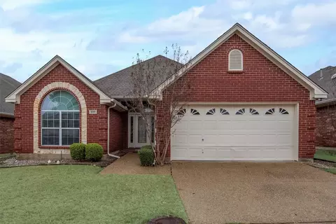 946 Cresthill Dr #19, Cedar Hill, TX 75104