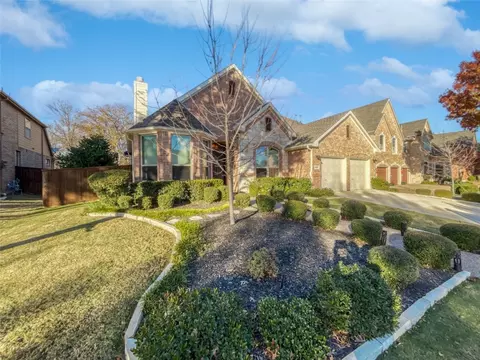 2612 Waters Edge Dr, Grand Prairie, TX 75054