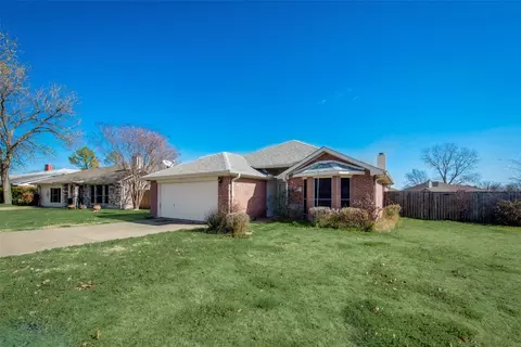1509 S Rockwall Ave, Terrell, TX 75160