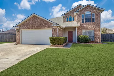 325 Georgian Oak Ct, Lake Dallas, TX 75065