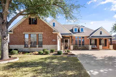 8103 Summerleaf Dr, Arlington, TX 76001