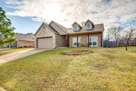 305 Catherine St, Joshua, TX 76058