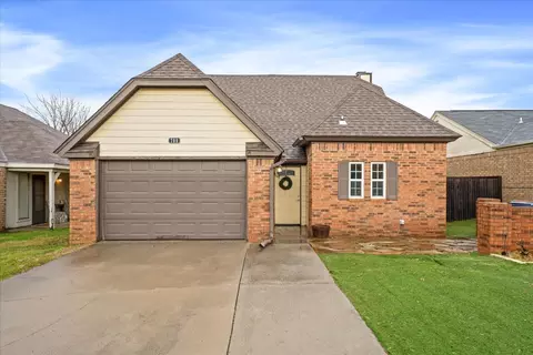 709 Windfields St, Denton, TX 76209