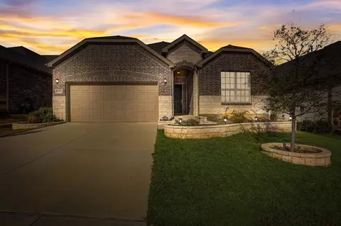 9609 Trailway Dr, Oak Point, TX 75068