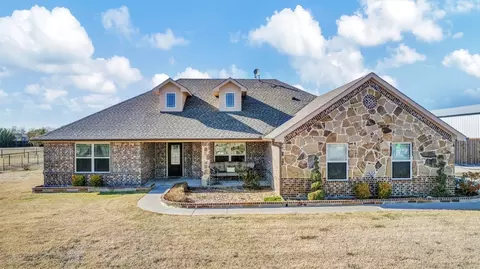 979 Lester Burt Rd, Farmersville, TX 75442