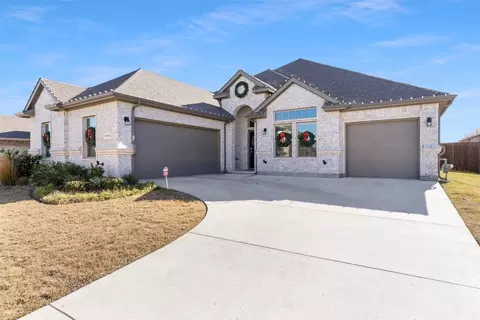 3719 Twin Pines Dr, Midlothian, TX 76065