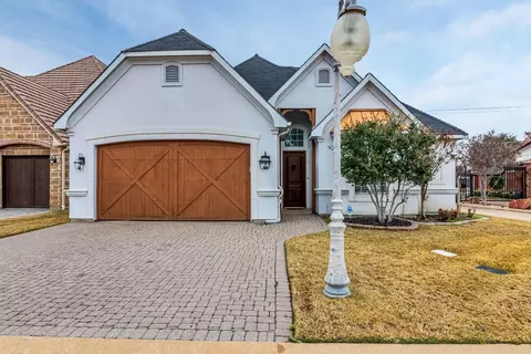 15 Park Row Ct, Pantego, TX 76013