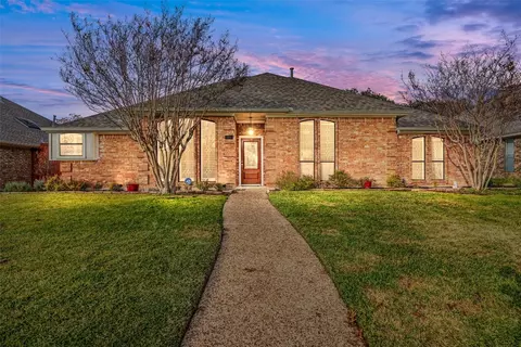 1030 Magnolia Dr, Carrollton, TX 75007