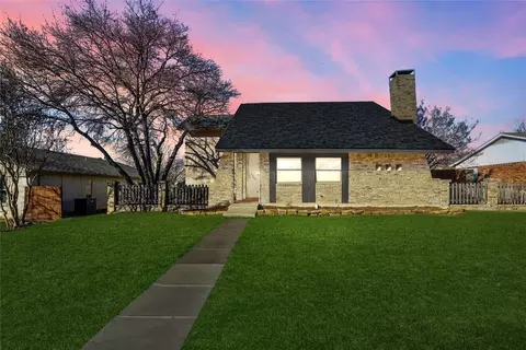 1707 Hartford Dr, Carrollton, TX 75007
