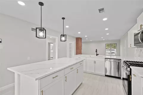 1312 Cedar Oaks Blvd, Dallas, TX 75216