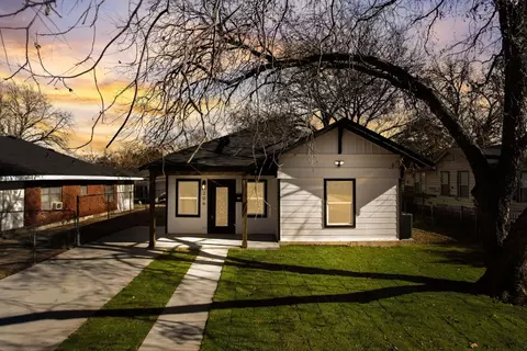 206 S Montreal Ave, Dallas, TX 75208