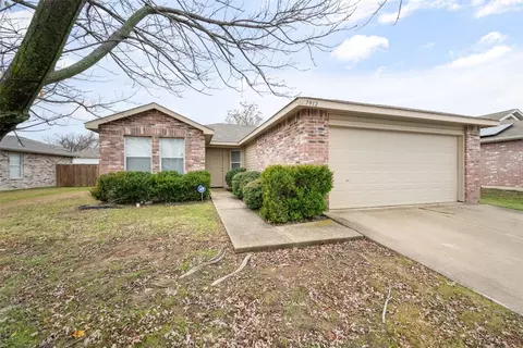 7912 Beef Creek Dr, Arlington, TX 76001