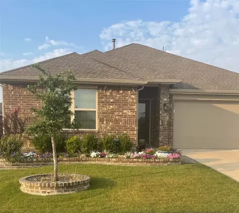 702 Farmstead Dr, Arlington, TX 76002