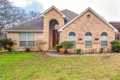 327 Fossil Rock Dr, Azle, TX 76020