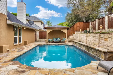 2853 Naples Dr, Hurst, TX 76054