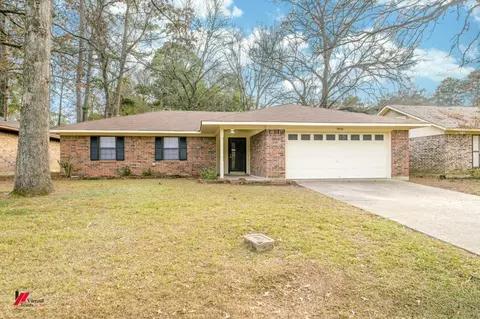 8910 Hollow Bluff Dr, Haughton, LA 71037