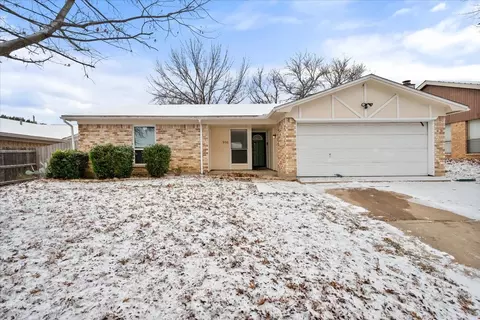 916 Lemontree Dr, Arlington, TX 76017