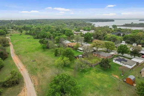 3900 Rench Rd, Lake Worth, TX 76135
