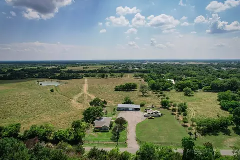 400 S 37th St, Corsicana, TX 75110