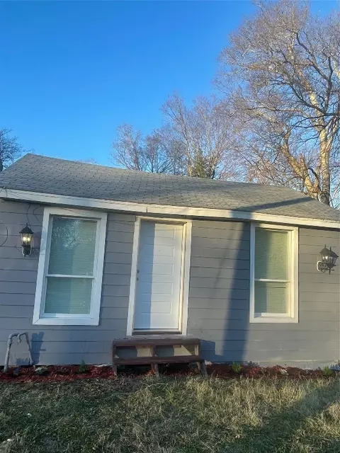 1221 Fairfax St, Paris, TX 75460