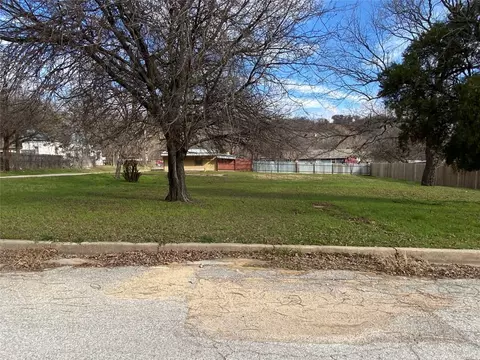 514 NE 6th Ave, Mineral Wells, TX 76067