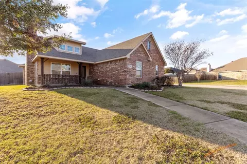 7200 Crenshaw Dr, Benbrook, TX 76126
