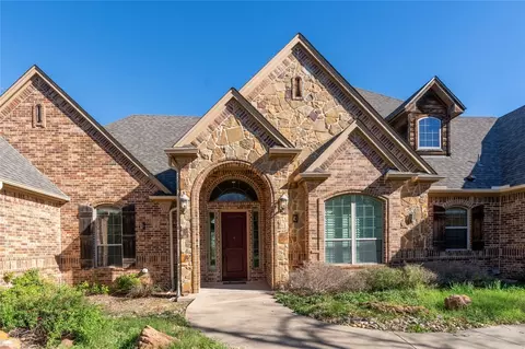 818 Farris Rd, Burleson, TX 76028