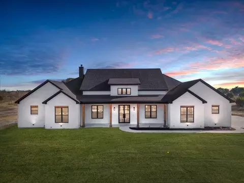 132 Canyon Creek Ct, Weatherford, TX 76087
