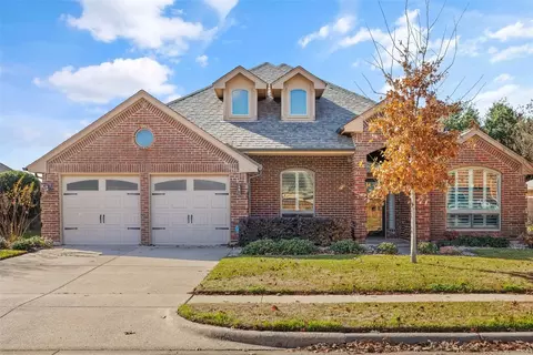 329 Carriage Ln, Saginaw, TX 76179