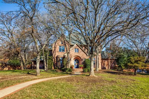 3829 Montecito Dr, Denton, TX 76205
