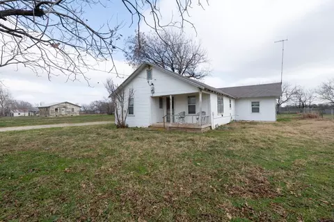 8727 Old Joy Shannon Rd, Henrietta, TX 76365