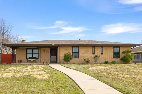 2025 Wellington Dr, Grand Prairie, TX 75051