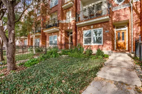 2806 N Hall St, Dallas, TX 75204