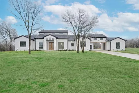 9104 Fossil Ridge Dr, Cedar Hill, TX 75104
