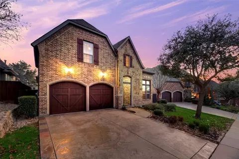 2028 S Hill Dr, Irving, TX 75038