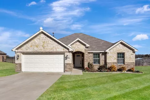 570 Laurel Dr, Wills Point, TX 75169