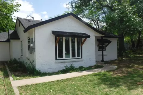 306 Young St, Nocona, TX 76255