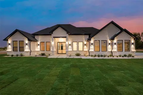 1011 Encino Ct, Wills Point, TX 75169