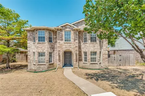2027 Diamond Ridge Dr, Carrollton, TX 75010