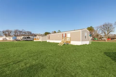 122 Porter Cir, Savoy, TX 75479