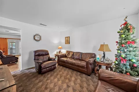 1408 Phillips St, Cleburne, TX 76033 photo 5