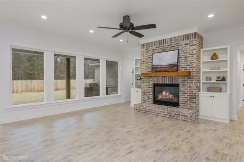 Living - 161 Sitka Loop, Haughton, LA 71037 photo 1 of 3