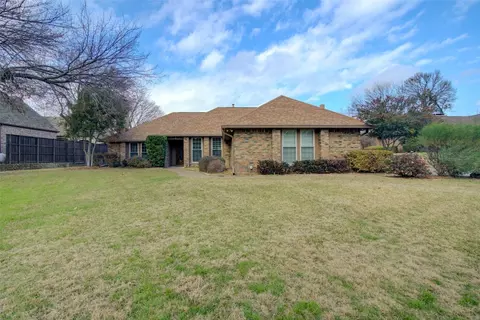 152 Meadowcreek Rd, Coppell, TX 75019