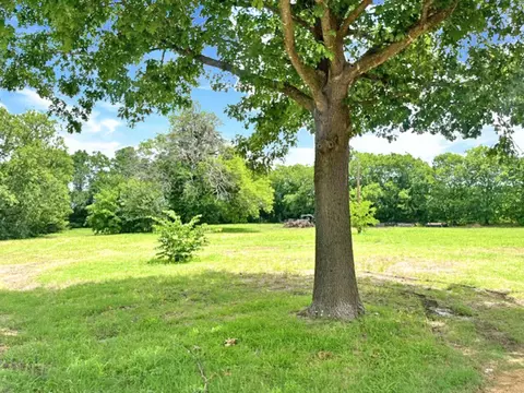 503 N 2nd St, Trenton, TX 75490