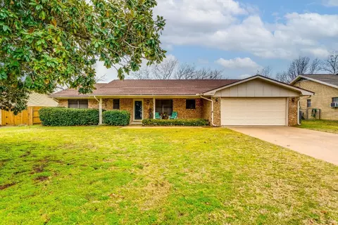 1210 N Dale Ave, Stephenville, TX 76401