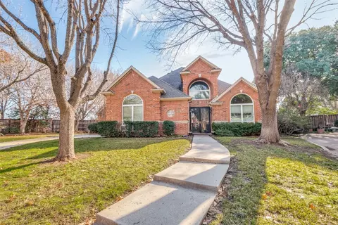 1001 Village Green Ct, Arlington, TX 76012