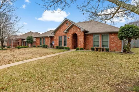 830 Fairway St, Paris, TX 75460